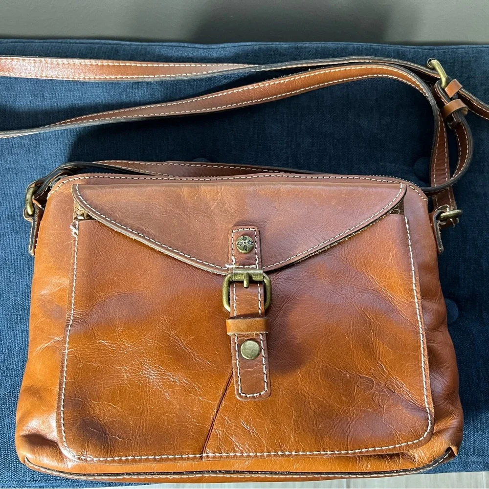 Patricia Nash Brown Crossbody Bag with Vintage Leather Finish - Picture 3 of 14